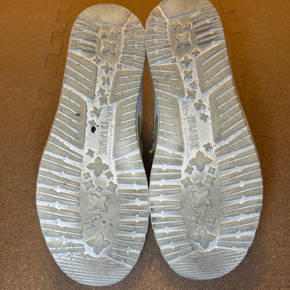 Hey Dude Wendy Star White‎ Women Size 8 Slip On Canvas Loafers Moon and Back - Picture 6 of 10